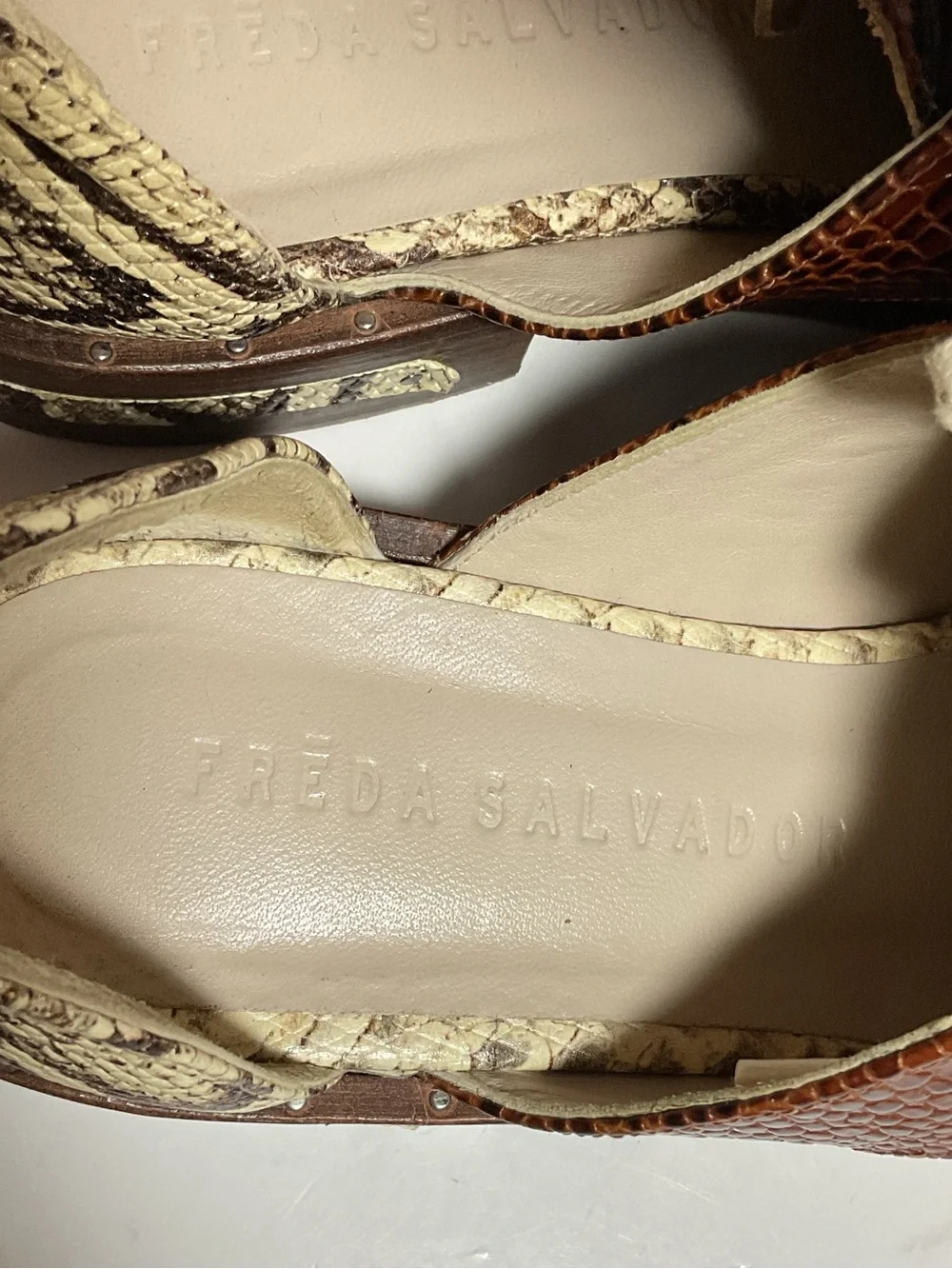 Freda Salvador Wit D’Orsay Leather Oxfords Croc Snakeskin